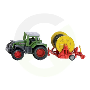 Traktor Fendt z namakalnim sistemom